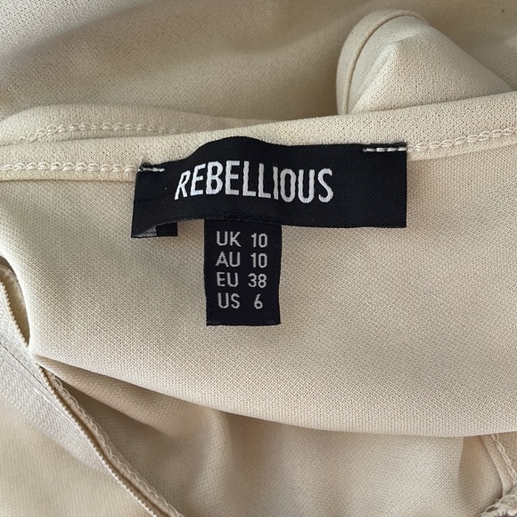 Rebellious Corset Off the Shoulder Crop Top - Picture 4 of 5